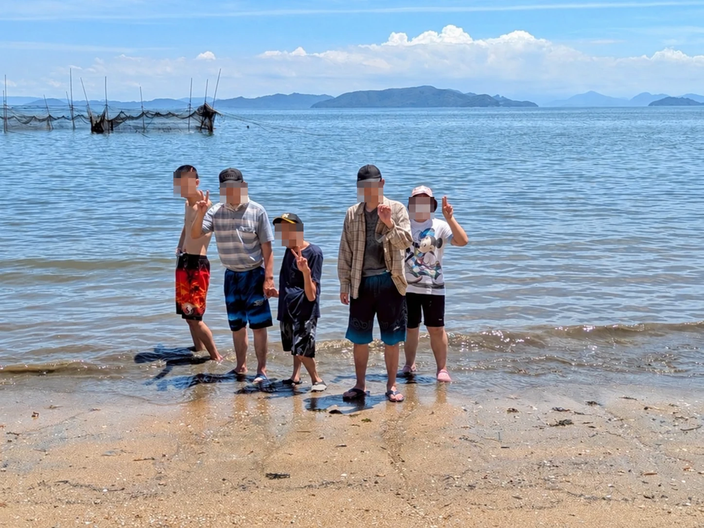 夏の海辺でのお出かけ